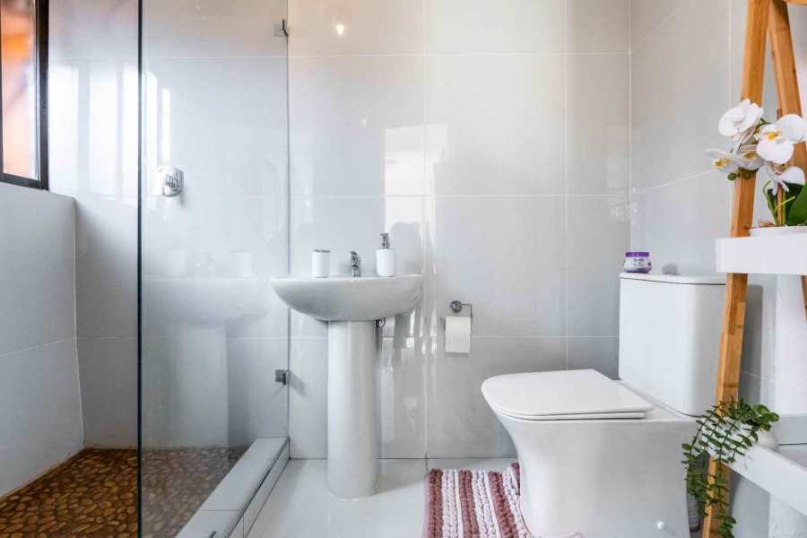 2 Bedroom Property for Sale in Sea Point Western Cape